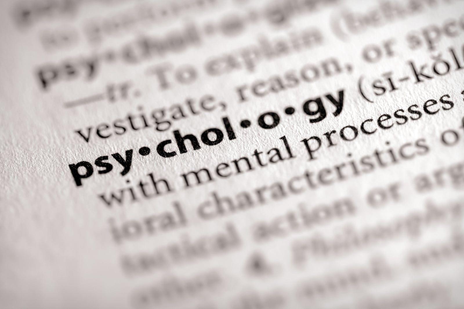 Selective focus on the word "psychology"